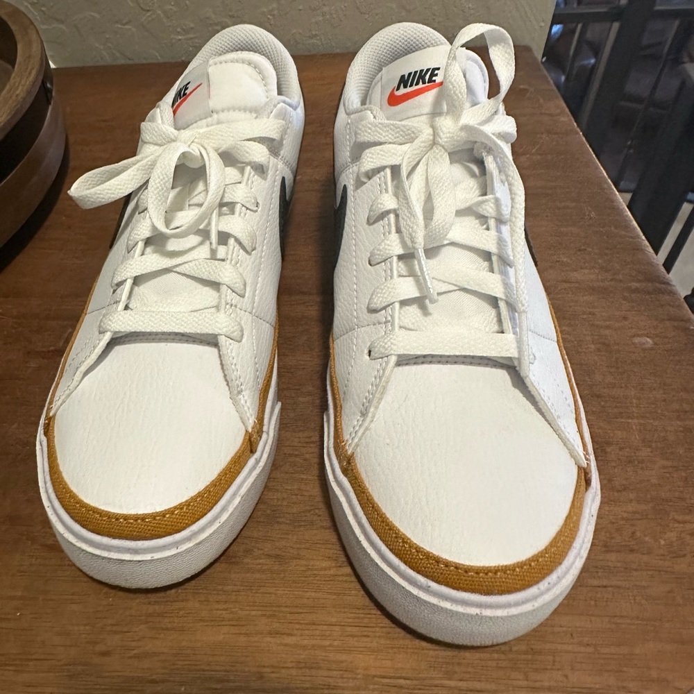 Nike Men's White and Tan Sneakers